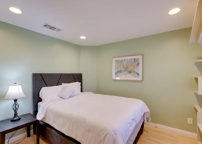 Golf & Hike: Family W/ Patio In Glendale