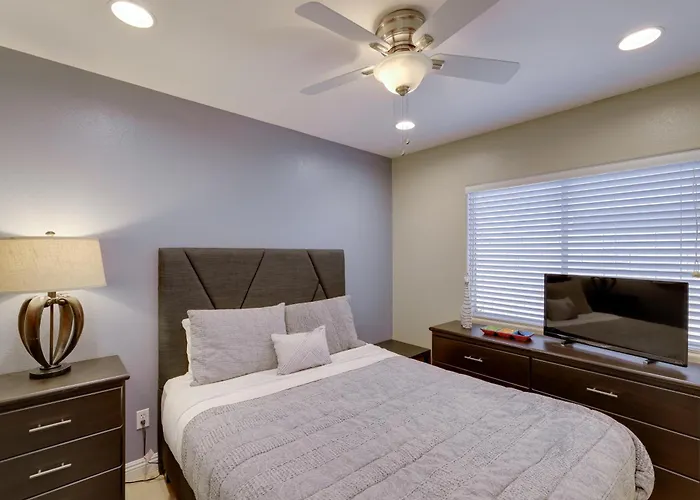 Golf & Hike: Family W/ Patio In Glendale Phoenix