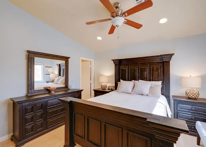 Golf & Hike: Family W/ Patio In Glendale